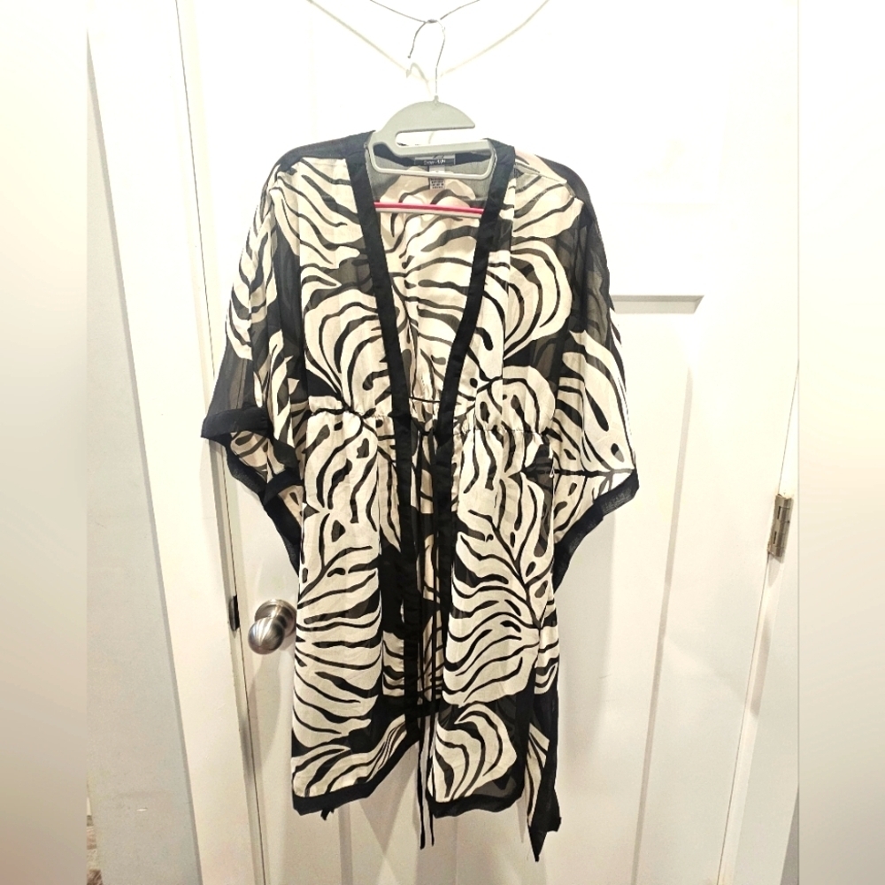 CZ Cover-Ups Black White Leaf Print Sheer Kimono Cover-Up Medium